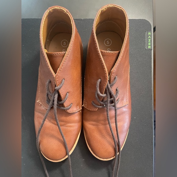 Cat and Jack size 6 boys dress shoes - Picture 4 of 4